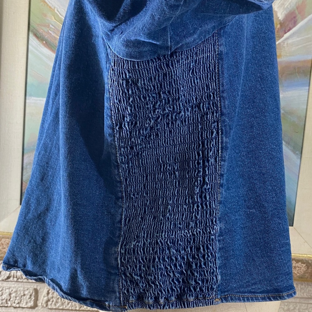 Old Navy Square Neckline Denim Crop Top - Picture 8 of 9